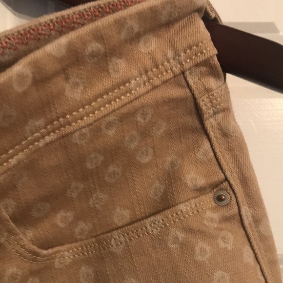 Levi’s Jean shorts - Picture 3 of 12